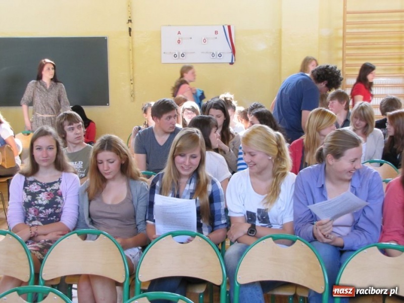 Zdjęcie w galerii na portalu naszraciborz.pl: Ukraińcy na eko-konferencji w II LO wiadomości z regionu