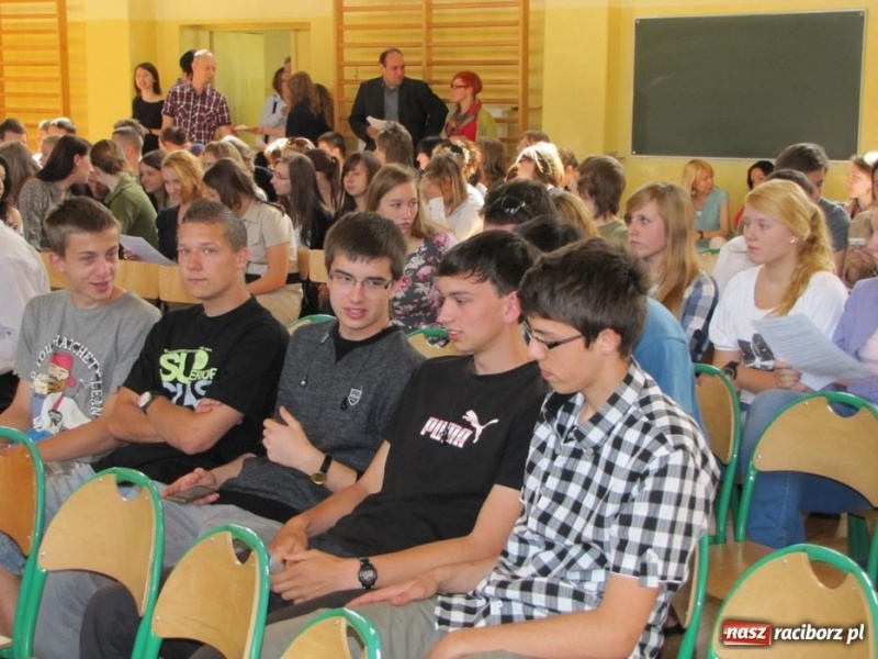 Zdjęcie w galerii na portalu naszraciborz.pl: Ukraińcy na eko-konferencji w II LO wiadomości z regionu