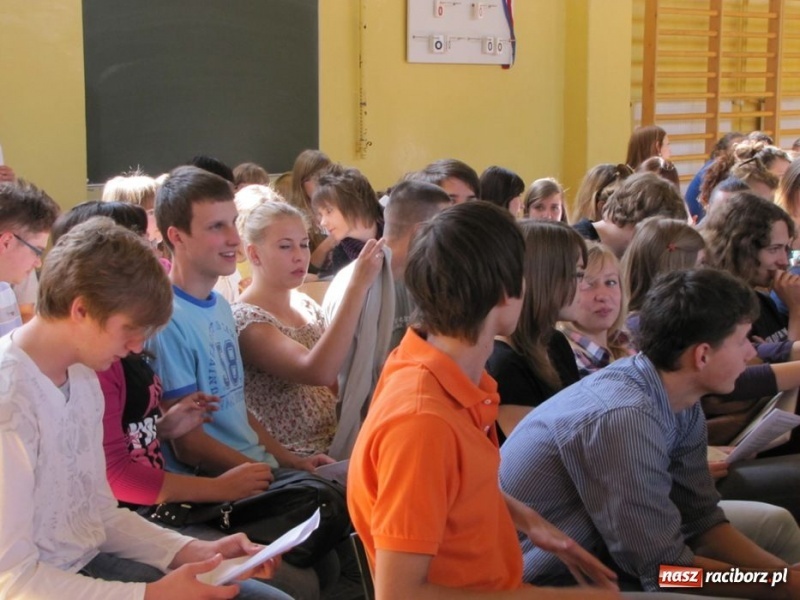 Zdjęcie w galerii na portalu naszraciborz.pl: Ukraińcy na eko-konferencji w II LO wiadomości z regionu