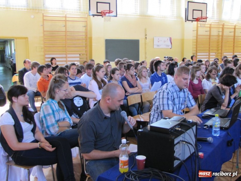 Zdjęcie w galerii na portalu naszraciborz.pl: Ukraińcy na eko-konferencji w II LO wiadomości z regionu