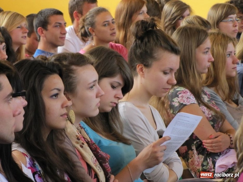 Zdjęcie w galerii na portalu naszraciborz.pl: Ukraińcy na eko-konferencji w II LO wiadomości z regionu