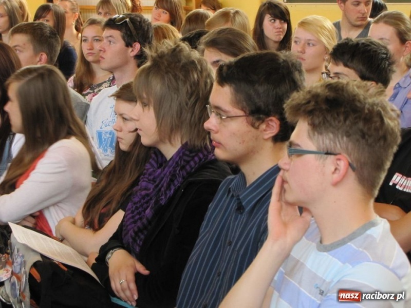 Zdjęcie w galerii na portalu naszraciborz.pl: Ukraińcy na eko-konferencji w II LO wiadomości z regionu