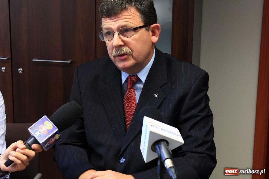 Zdjęcie w galerii na portalu naszraciborz.pl: Starosta dba o bezpieczeństwo młodych wiadomości z regionu