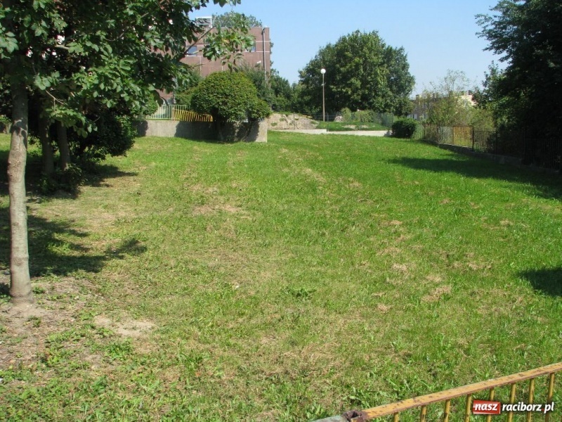 Zdjęcie w galerii na portalu naszraciborz.pl: NIVEA buduje nowoczesne i bezpieczne place zabaw w Twojej okolicy! wiadomości z regionu