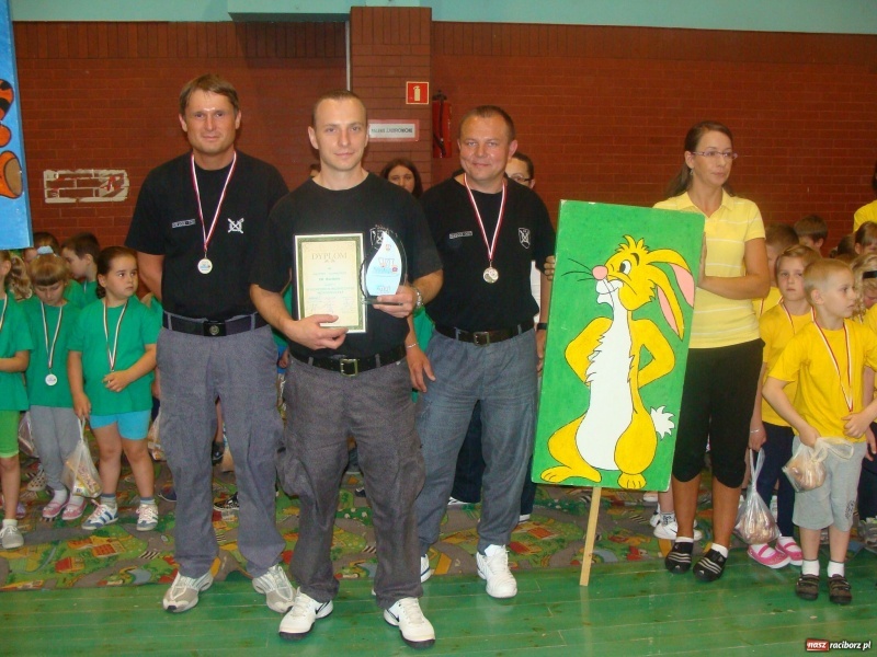 Zdjęcie w galerii na portalu naszraciborz.pl: Funkcjonariusze SW w przedszkolu wiadomości z regionu