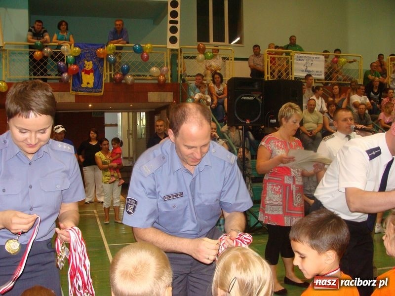 Zdjęcie w galerii na portalu naszraciborz.pl: Funkcjonariusze SW w przedszkolu wiadomości z regionu