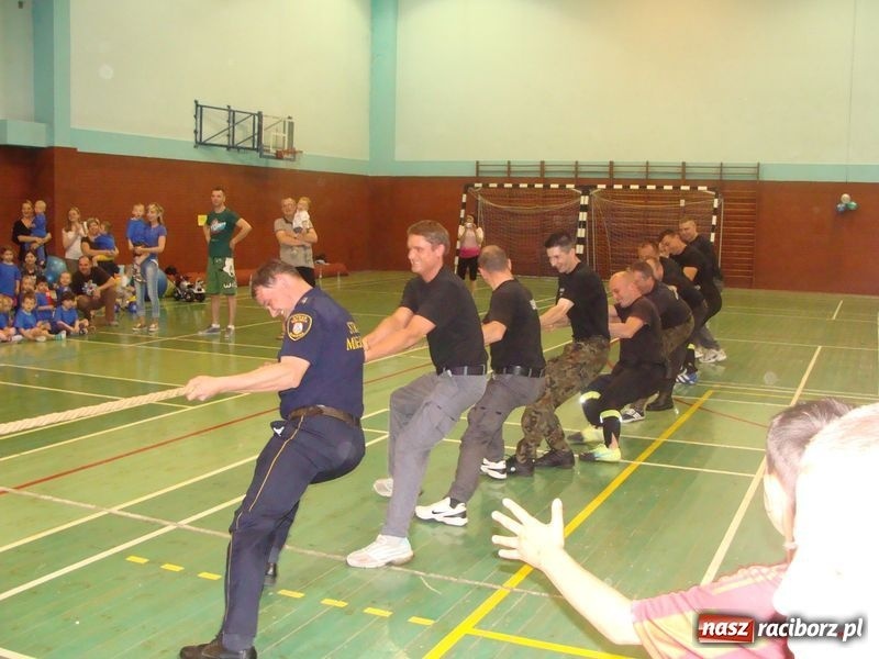 Zdjęcie w galerii na portalu naszraciborz.pl: Funkcjonariusze SW w przedszkolu wiadomości z regionu