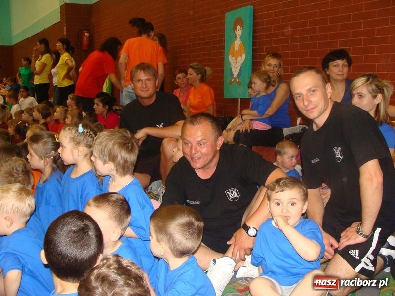 Zdjęcie w galerii na portalu naszraciborz.pl: Funkcjonariusze SW w przedszkolu wiadomości z regionu