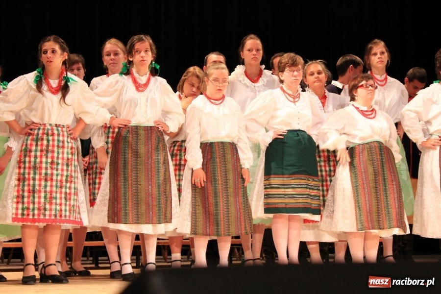 Zdjęcie w galerii na portalu naszraciborz.pl: Z biegiem Odry, XI edycja Bajtel Gali wiadomości z regionu