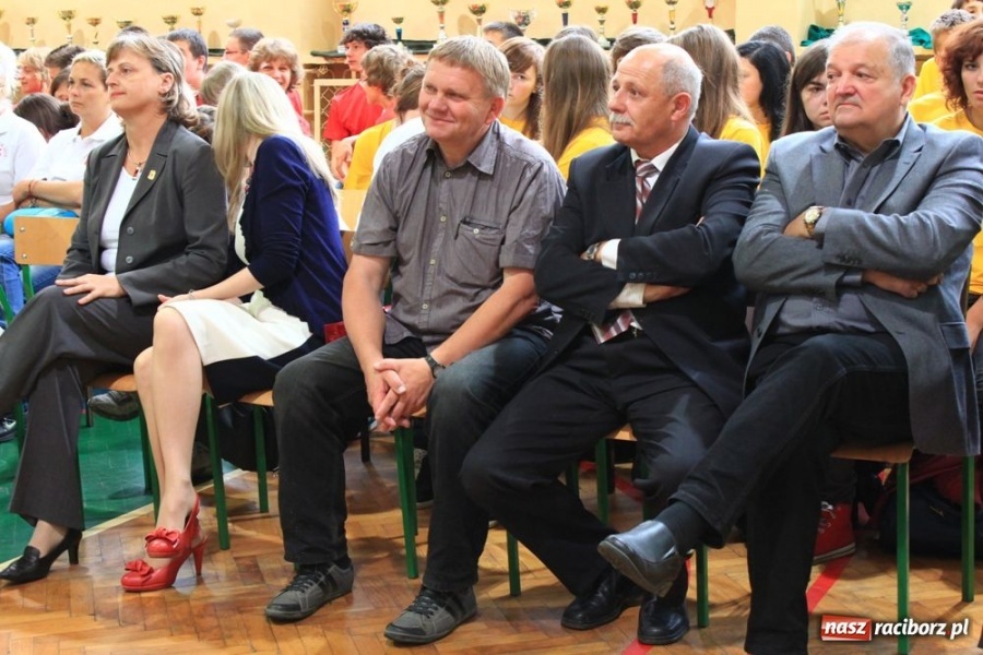 Zdjęcie w galerii na portalu naszraciborz.pl: Oficjalne otwarcie Orlika przy G 1 wiadomości z regionu