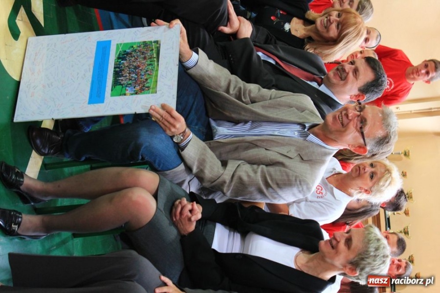 Zdjęcie w galerii na portalu naszraciborz.pl: Oficjalne otwarcie Orlika przy G 1 wiadomości z regionu