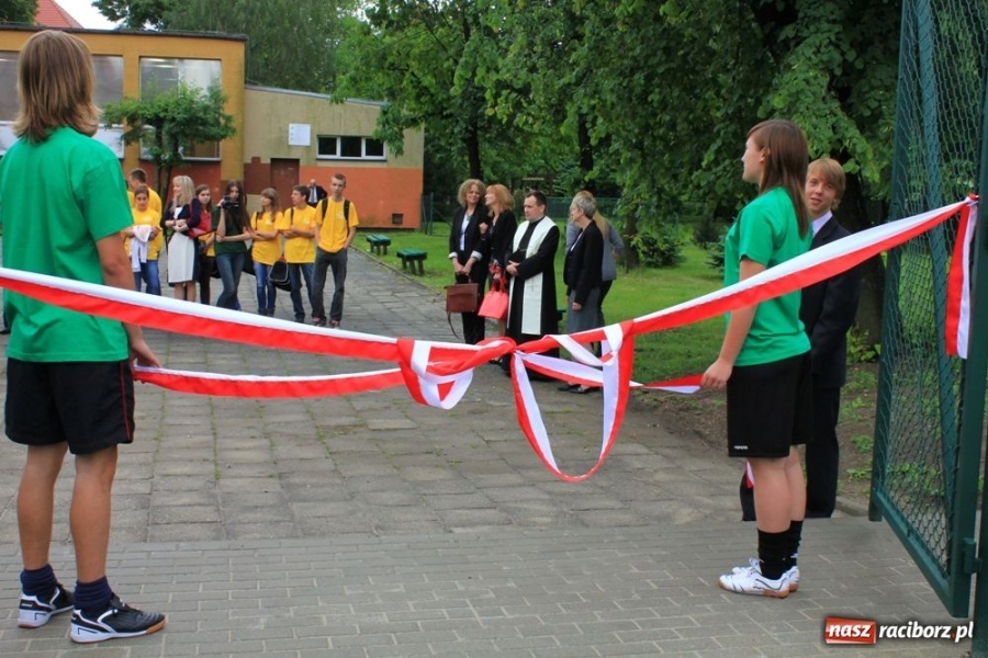 Zdjęcie w galerii na portalu naszraciborz.pl: Oficjalne otwarcie Orlika przy G 1 wiadomości z regionu