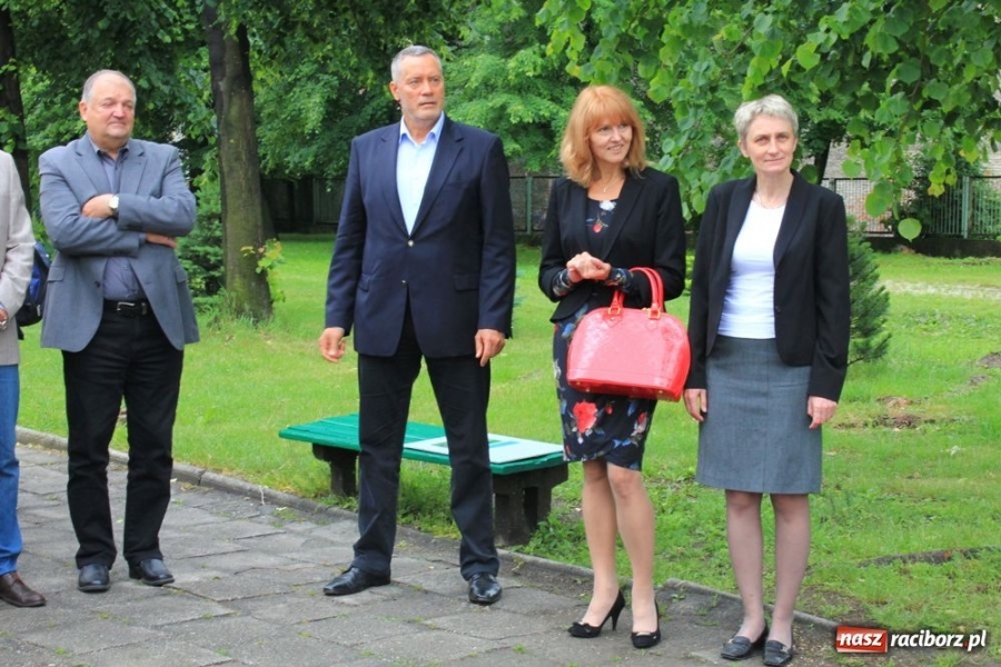 Zdjęcie w galerii na portalu naszraciborz.pl: Oficjalne otwarcie Orlika przy G 1 wiadomości z regionu