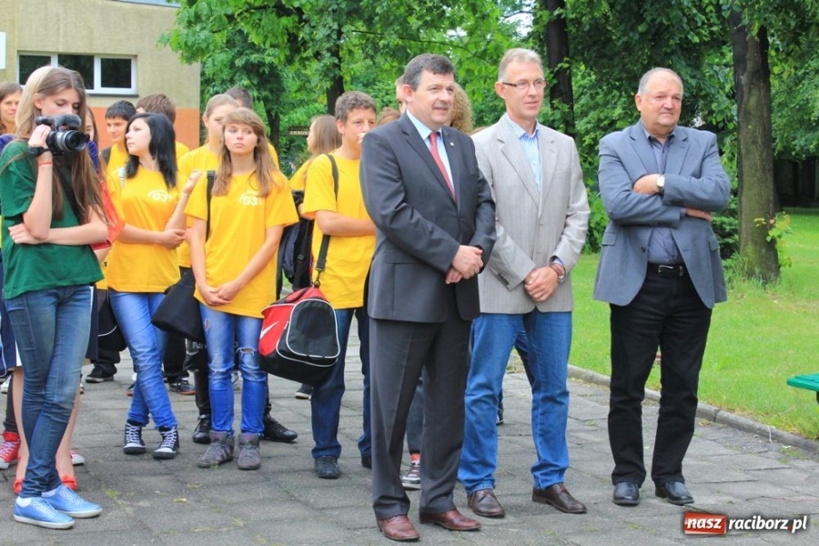 Zdjęcie w galerii na portalu naszraciborz.pl: Oficjalne otwarcie Orlika przy G 1 wiadomości z regionu