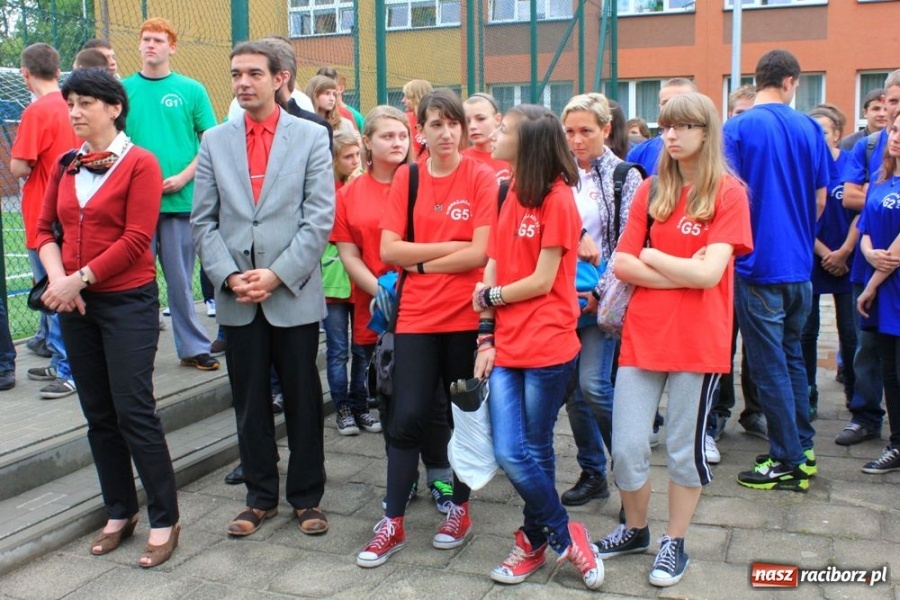 Zdjęcie w galerii na portalu naszraciborz.pl: Oficjalne otwarcie Orlika przy G 1 wiadomości z regionu