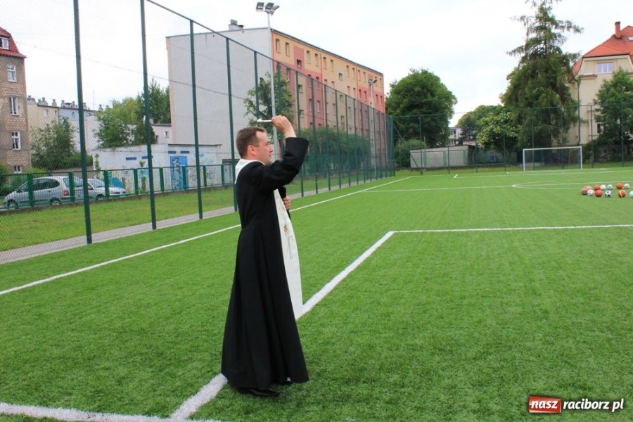 Zdjęcie w galerii na portalu naszraciborz.pl: Oficjalne otwarcie Orlika przy G 1 wiadomości z regionu