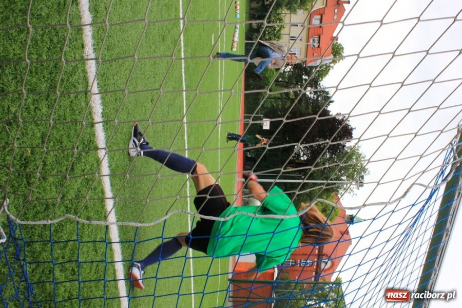 Zdjęcie w galerii na portalu naszraciborz.pl: Oficjalne otwarcie Orlika przy G 1 wiadomości z regionu