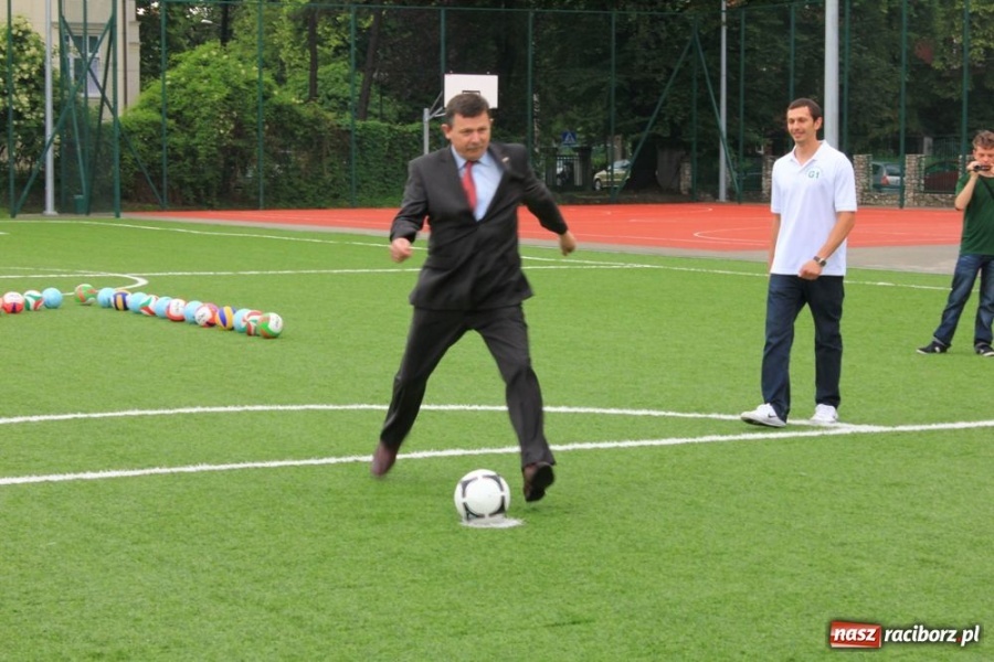 Zdjęcie w galerii na portalu naszraciborz.pl: Oficjalne otwarcie Orlika przy G 1 wiadomości z regionu