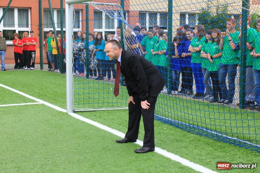 Zdjęcie w galerii na portalu naszraciborz.pl: Oficjalne otwarcie Orlika przy G 1 wiadomości z regionu