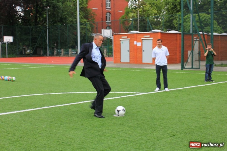 Zdjęcie w galerii na portalu naszraciborz.pl: Oficjalne otwarcie Orlika przy G 1 wiadomości z regionu