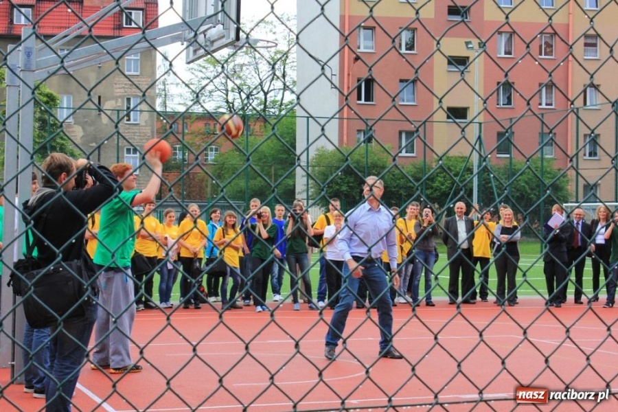 Zdjęcie w galerii na portalu naszraciborz.pl: Oficjalne otwarcie Orlika przy G 1 wiadomości z regionu