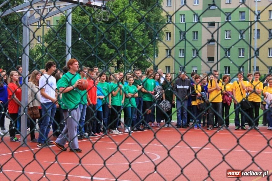 Zdjęcie w galerii na portalu naszraciborz.pl: Oficjalne otwarcie Orlika przy G 1 wiadomości z regionu