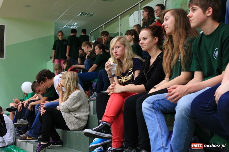 Zdjęcie w galerii na portalu naszraciborz.pl: Gimnazjaliści rywalizowali w Arenie Rafako wiadomości z regionu