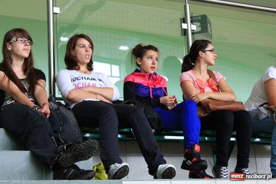 Zdjęcie w galerii na portalu naszraciborz.pl: Gimnazjaliści rywalizowali w Arenie Rafako wiadomości z regionu