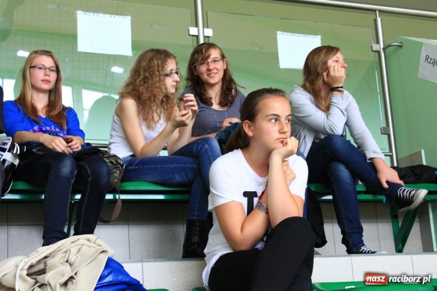 Zdjęcie w galerii na portalu naszraciborz.pl: Gimnazjaliści rywalizowali w Arenie Rafako wiadomości z regionu
