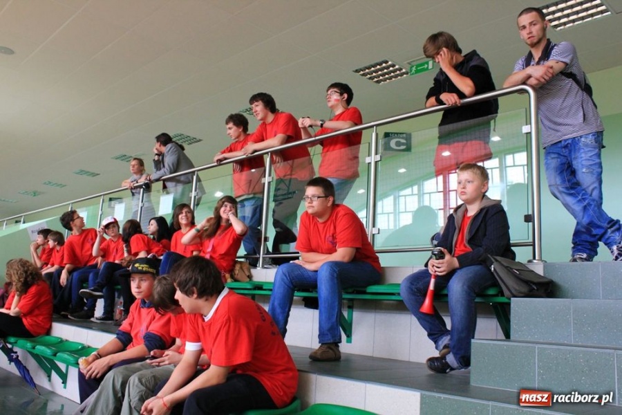 Zdjęcie w galerii na portalu naszraciborz.pl: Gimnazjaliści rywalizowali w Arenie Rafako wiadomości z regionu