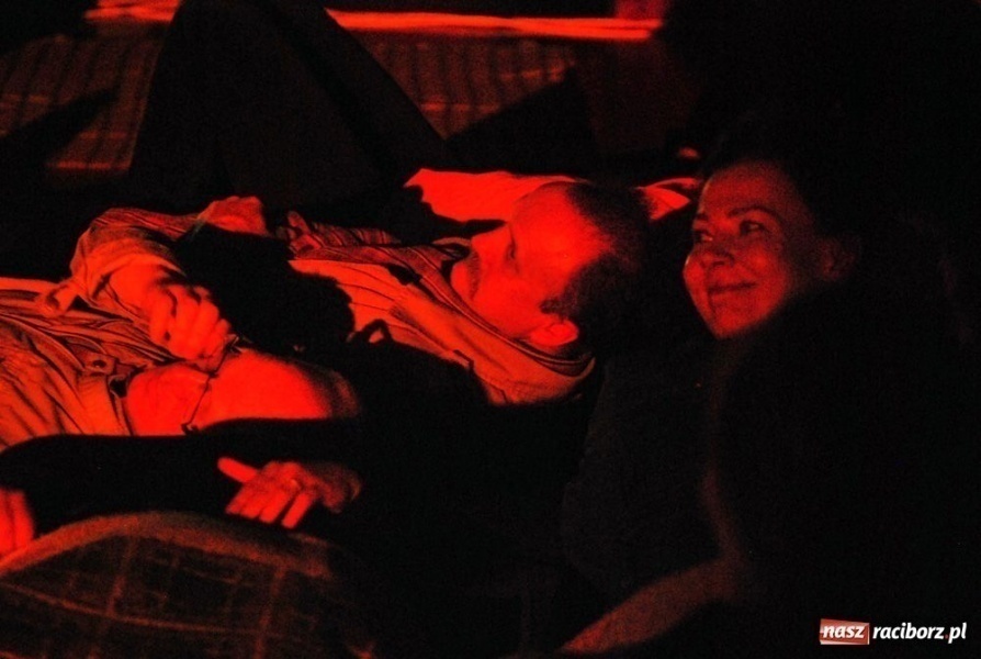 Zdjęcie w galerii na portalu naszraciborz.pl: Niecodzienna kąpiel w dźwiękach wiadomości z regionu