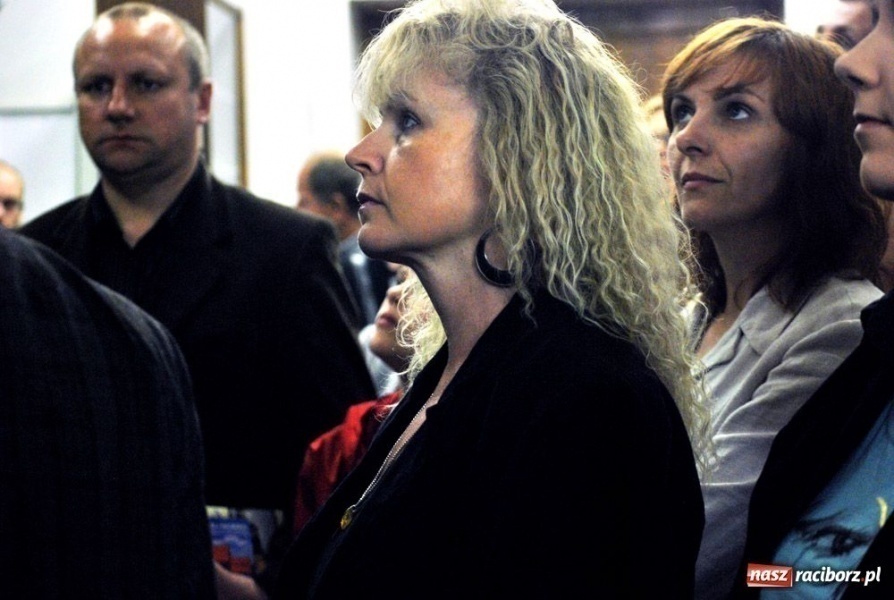 Zdjęcie w galerii na portalu naszraciborz.pl: Z hukiem rozpoczęli wieczór w Muzeum wiadomości z regionu