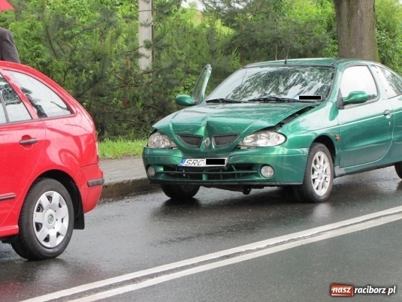 Zdjęcie w galerii na portalu naszraciborz.pl: Kolizja czterech aut na Głubczyckiej wiadomości z regionu