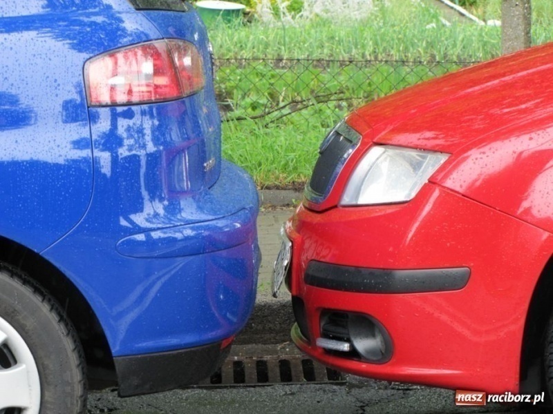 Zdjęcie w galerii na portalu naszraciborz.pl: Kolizja czterech aut na Głubczyckiej wiadomości z regionu