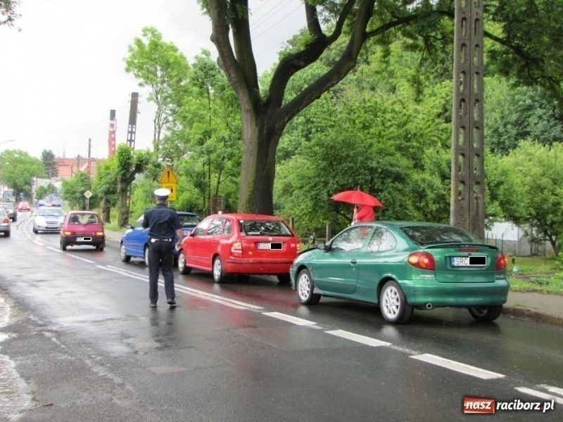 Zdjęcie w galerii na portalu naszraciborz.pl: Kolizja czterech aut na Głubczyckiej wiadomości z regionu