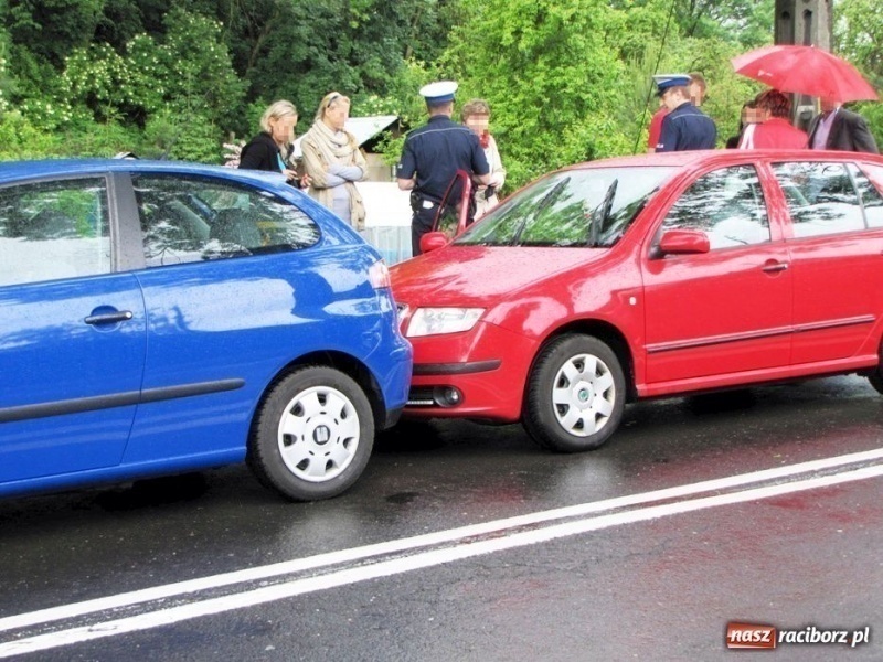 Zdjęcie w galerii na portalu naszraciborz.pl: Kolizja czterech aut na Głubczyckiej wiadomości z regionu
