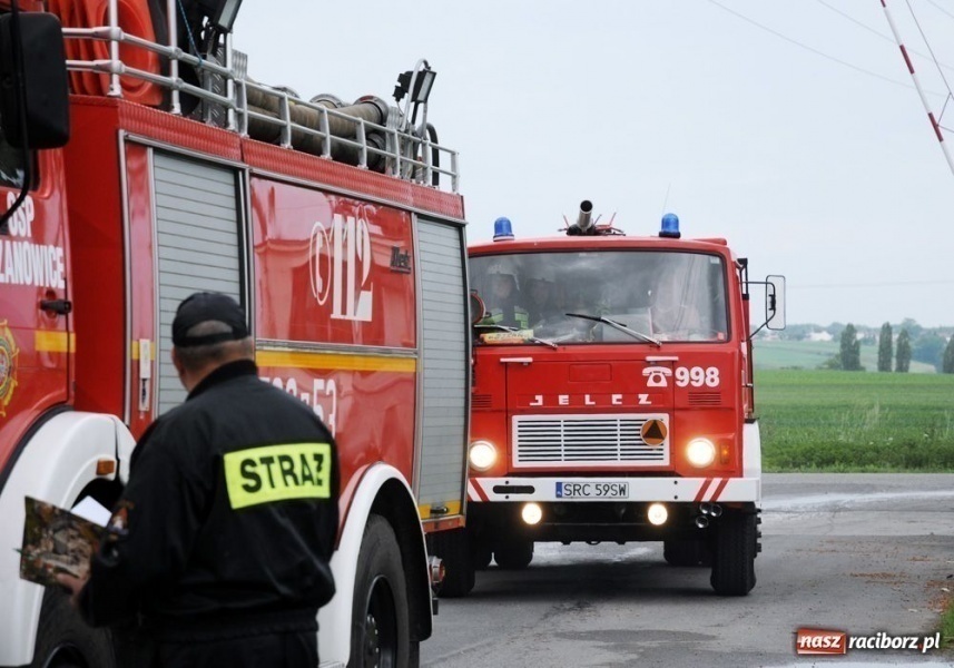 Zdjęcie w galerii na portalu naszraciborz.pl: Pożar magazynu w RSP Krzanowice wiadomości z regionu