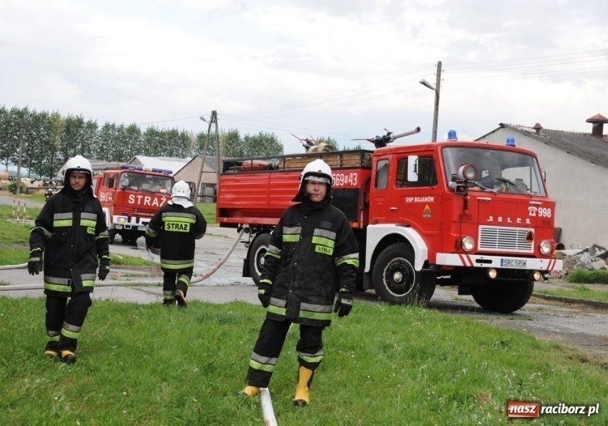 Zdjęcie w galerii na portalu naszraciborz.pl: Pożar magazynu w RSP Krzanowice wiadomości z regionu