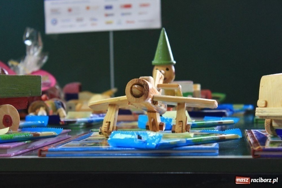 Zdjęcie w galerii na portalu naszraciborz.pl: Więźniowie spotkali się ze swoimi dziećmi wiadomości z regionu