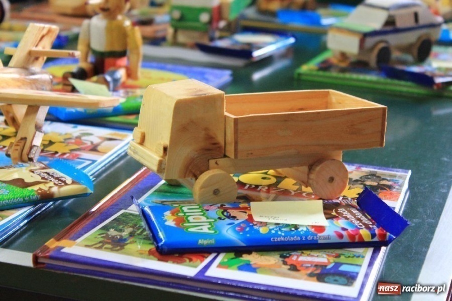 Zdjęcie w galerii na portalu naszraciborz.pl: Więźniowie spotkali się ze swoimi dziećmi wiadomości z regionu