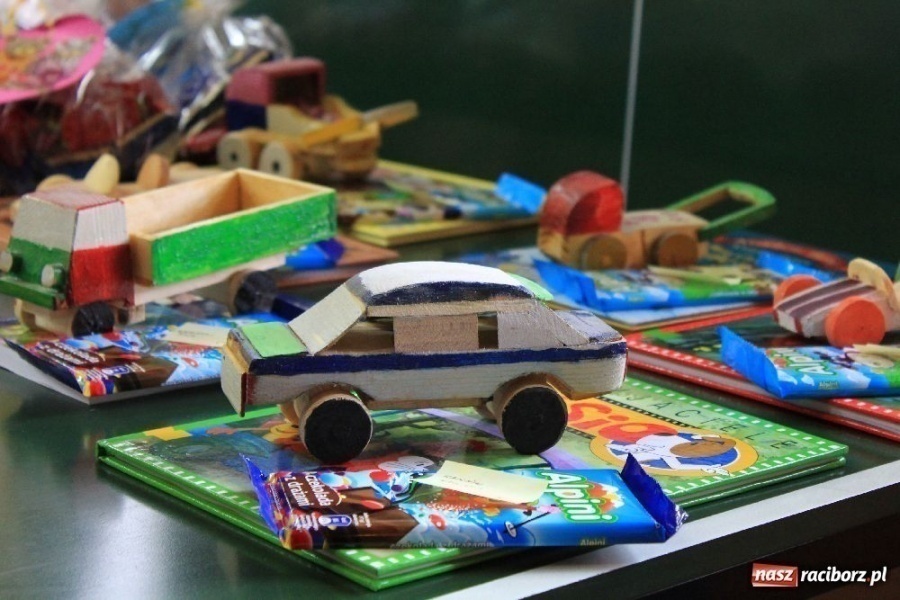 Zdjęcie w galerii na portalu naszraciborz.pl: Więźniowie spotkali się ze swoimi dziećmi wiadomości z regionu