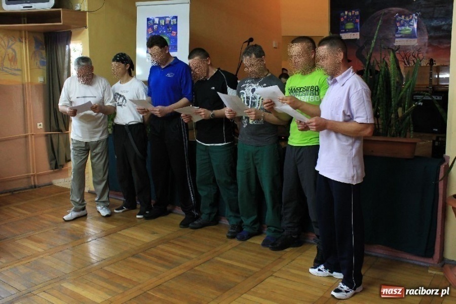 Zdjęcie w galerii na portalu naszraciborz.pl: Więźniowie spotkali się ze swoimi dziećmi wiadomości z regionu