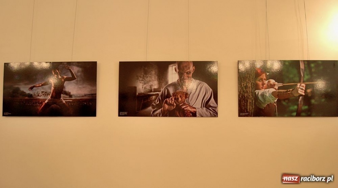 Zdjęcie w galerii na portalu naszraciborz.pl: Fascynujący świat filmu na zamku wiadomości z regionu