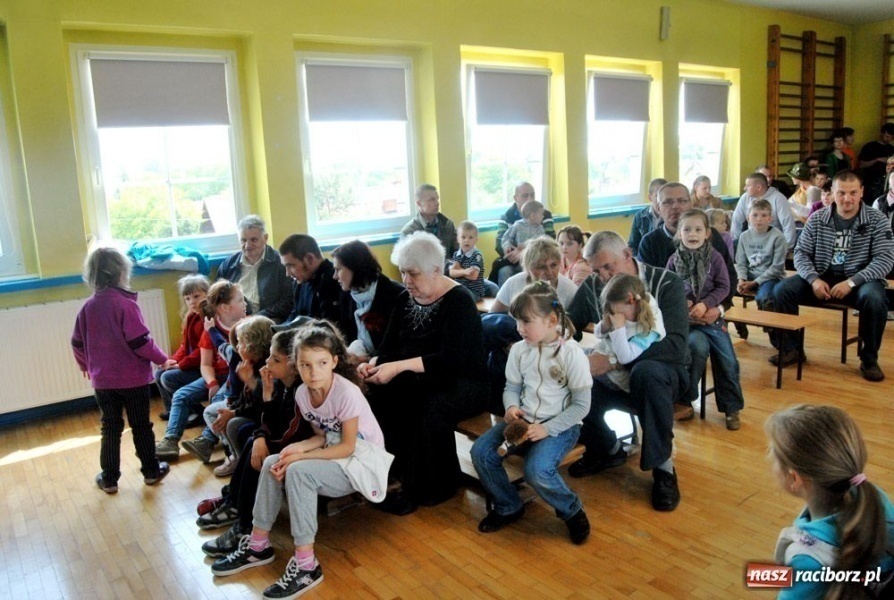 Zdjęcie w galerii na portalu naszraciborz.pl: Kopciuszek z humorem na Ocicach wiadomości z regionu