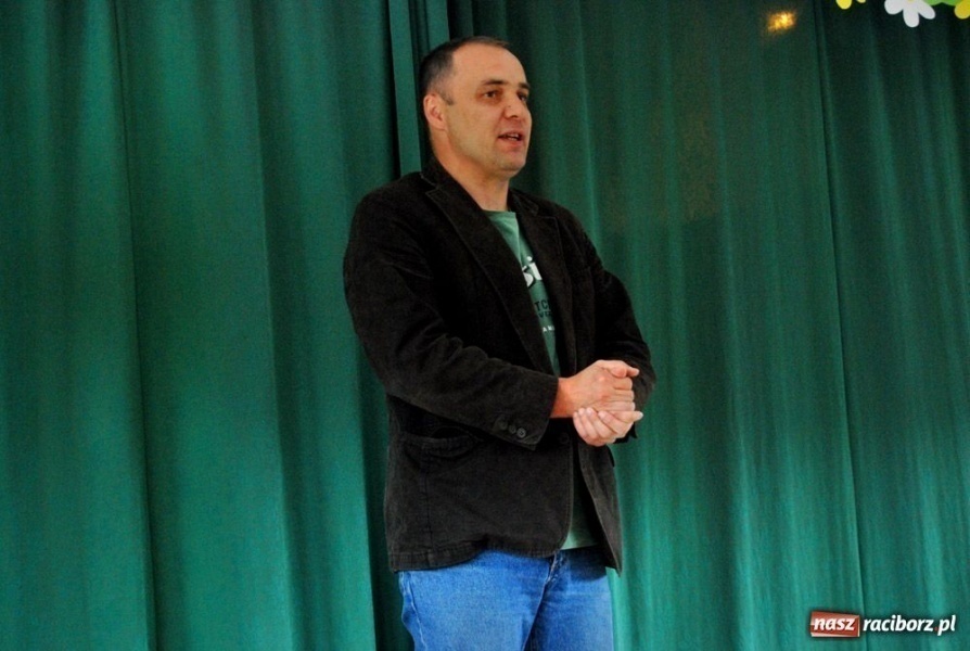 Zdjęcie w galerii na portalu naszraciborz.pl: Kopciuszek z humorem na Ocicach wiadomości z regionu