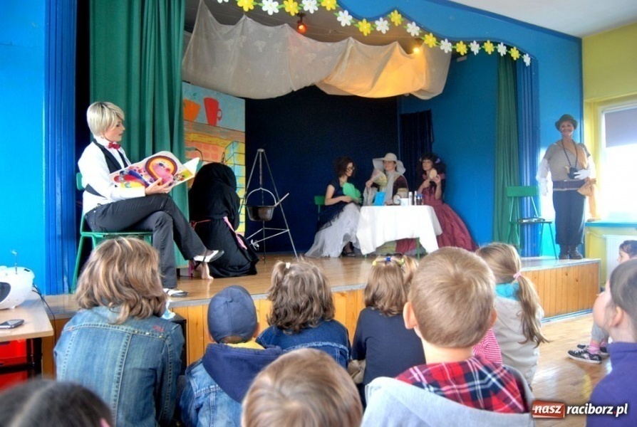 Zdjęcie w galerii na portalu naszraciborz.pl: Kopciuszek z humorem na Ocicach wiadomości z regionu