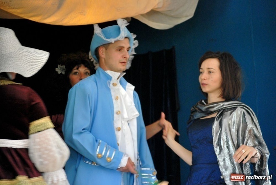 Zdjęcie w galerii na portalu naszraciborz.pl: Kopciuszek z humorem na Ocicach wiadomości z regionu