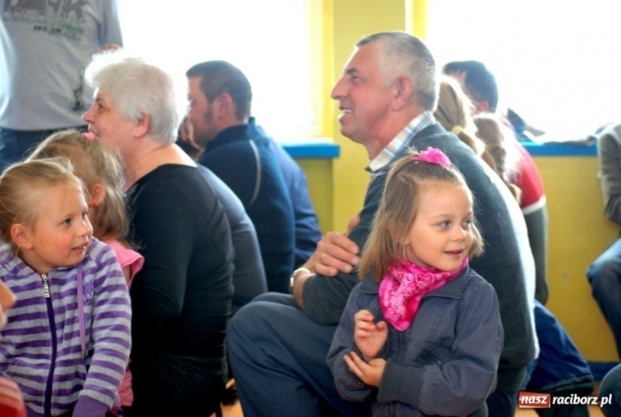 Zdjęcie w galerii na portalu naszraciborz.pl: Kopciuszek z humorem na Ocicach wiadomości z regionu