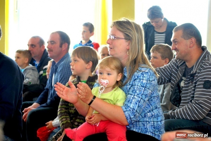 Zdjęcie w galerii na portalu naszraciborz.pl: Kopciuszek z humorem na Ocicach wiadomości z regionu