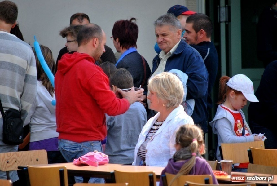 Zdjęcie w galerii na portalu naszraciborz.pl: Kopciuszek z humorem na Ocicach wiadomości z regionu